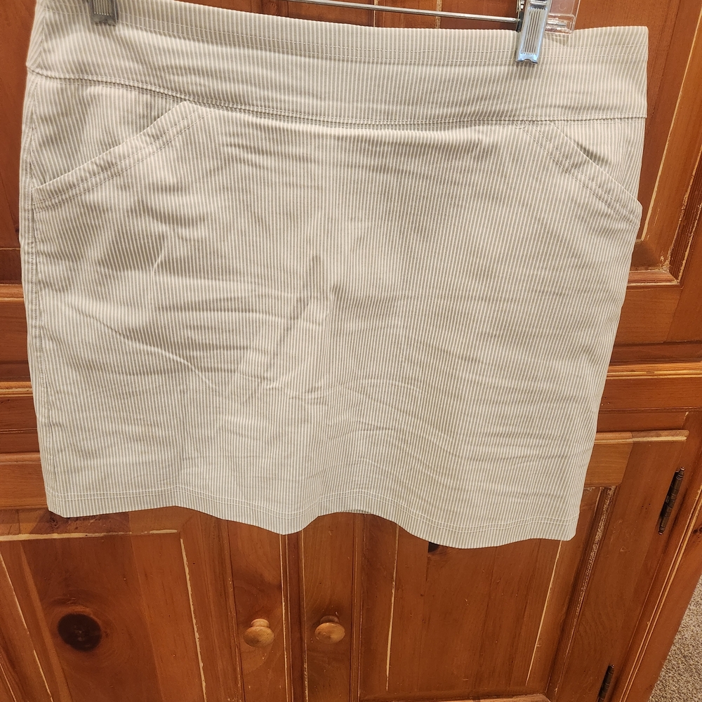 Mario Serrani Cream Pinstripe Skort